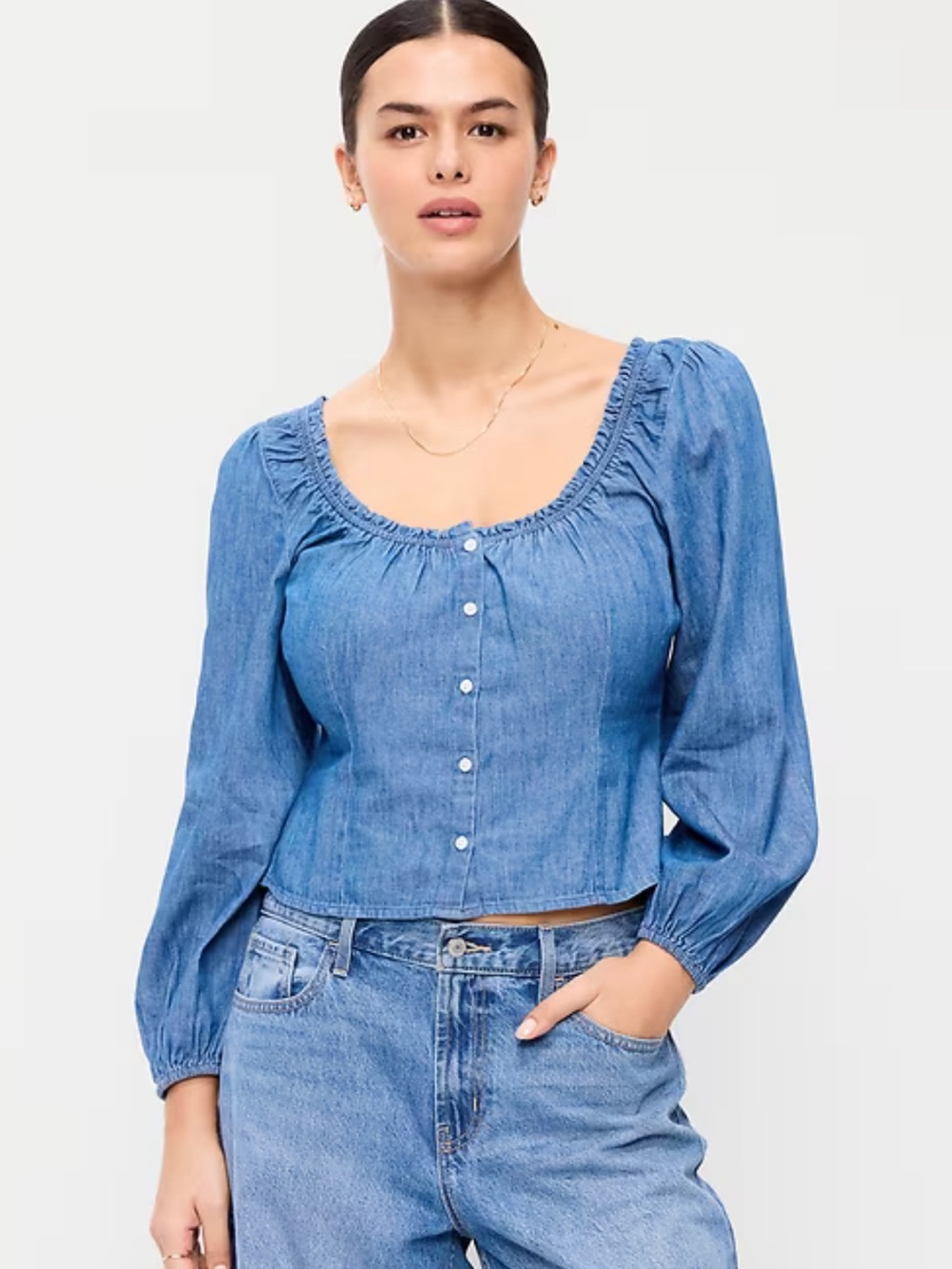 Old Navy Blue Denim Button-Front Peasant Blouse Sz Small Tall
Scoop neckline